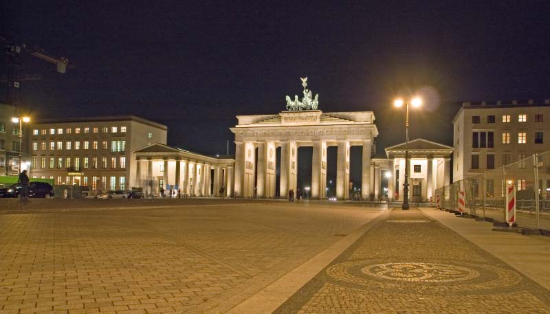 Berlin_Pariser_Platz_Brandenburger_Tor_Nacht