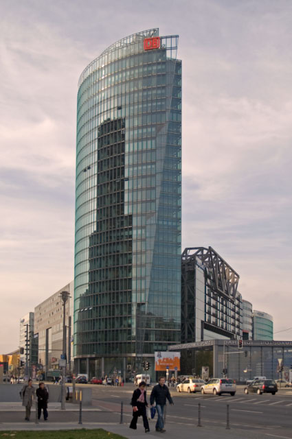 Berlin_Potsdamer_Platz_Bahn_Tower