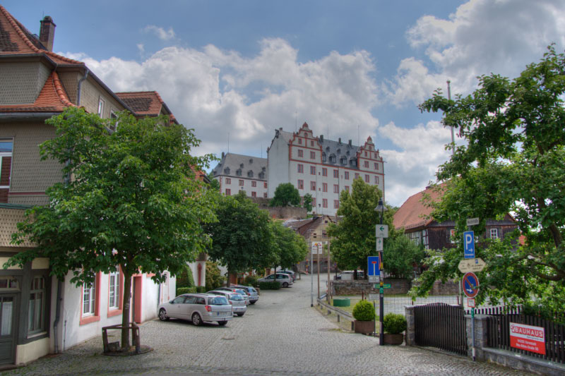 Schloss_Lichtenberg_Waldstrasse