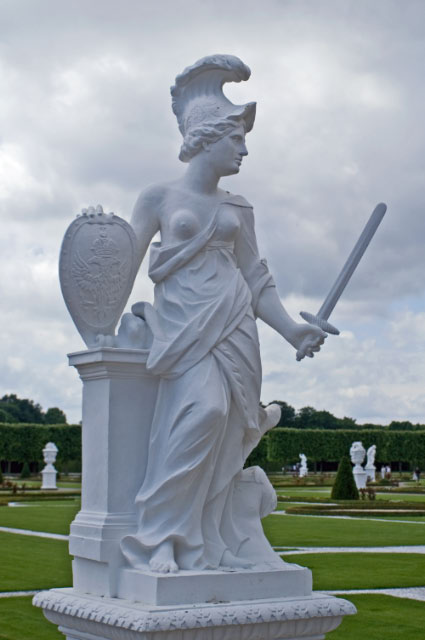 Grosser_Garten-Grosses_Parterre-Statuen_01_Europa