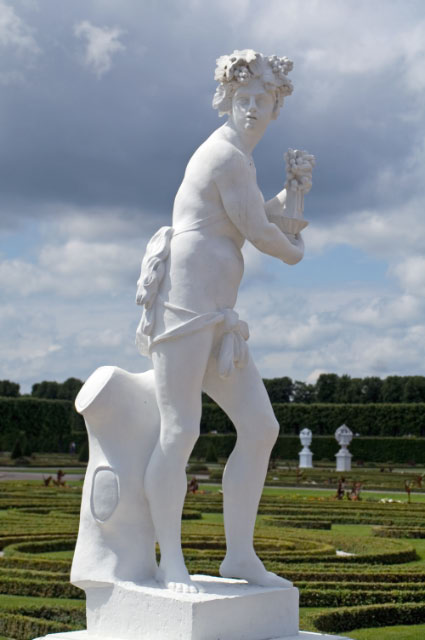 Grosser_Garten-Grosses_Parterre-Statuen_03_Herbst