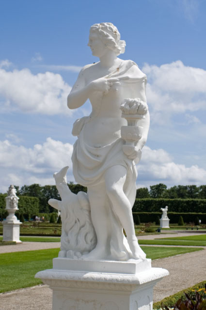 Grosser_Garten-Grosses_Parterre-Statuen_24_Feuer