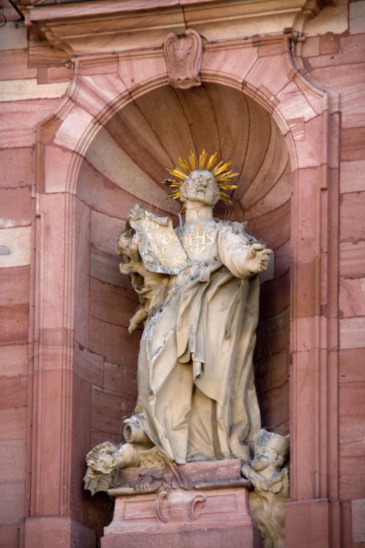 Heidelberg_Jesuitenkirche_Fassade_Figur_c
