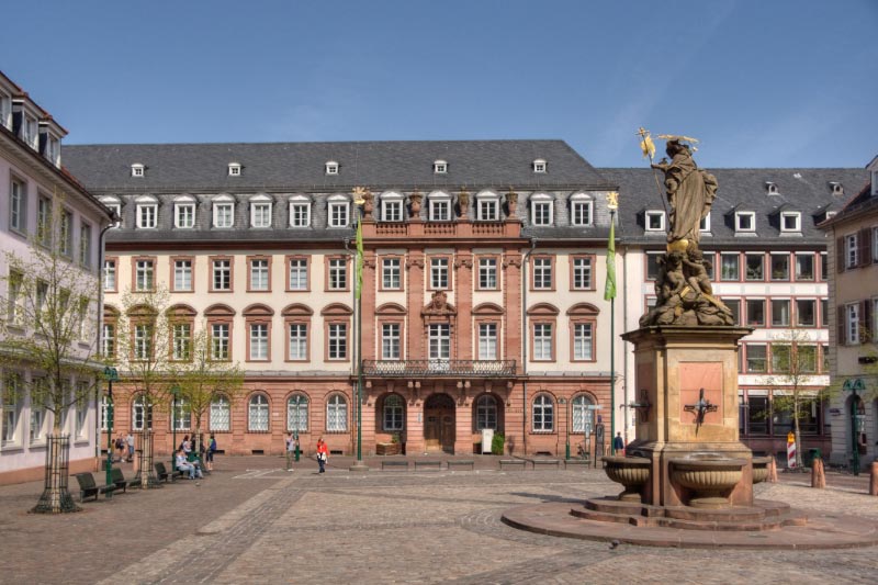 Heidelberg_Kornmarkt_Rathaus_Seitenfassade