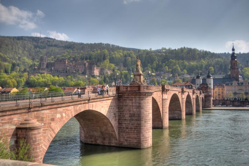 Heidelberg_Neckarbruecke-Alte_Karl-Theodor-Bruecke-Suedostblick
