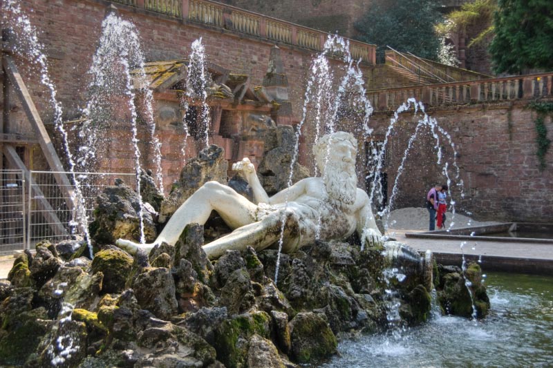 Heidelberg_Schlossgarten_Brunnen_Vater_Rhein_Figur