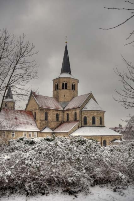 Hildesheim_St_Godehard-Basilika_Kehrwiederwall