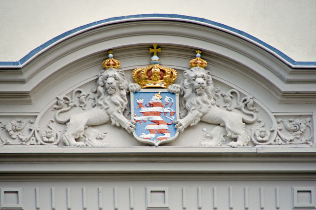 Heiligenberg_2_Schloss_Eingang_Wappen