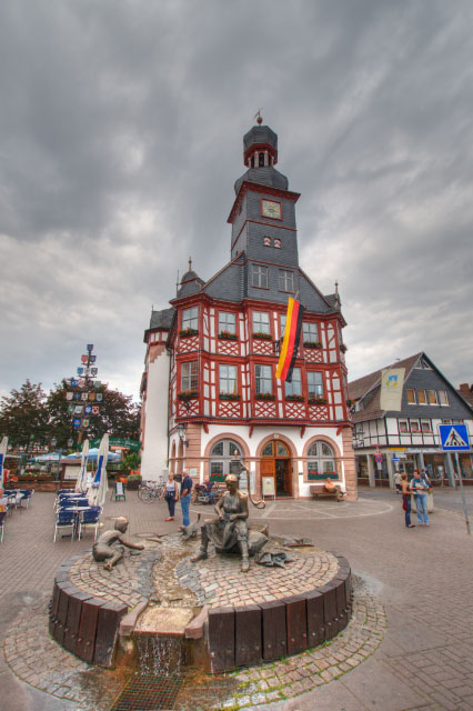 Lorsch_Marktplatz_Rathaus