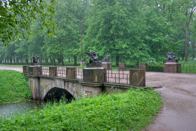 Aljeksandrowskij-park_Nowyj-sad_Drakonow-most