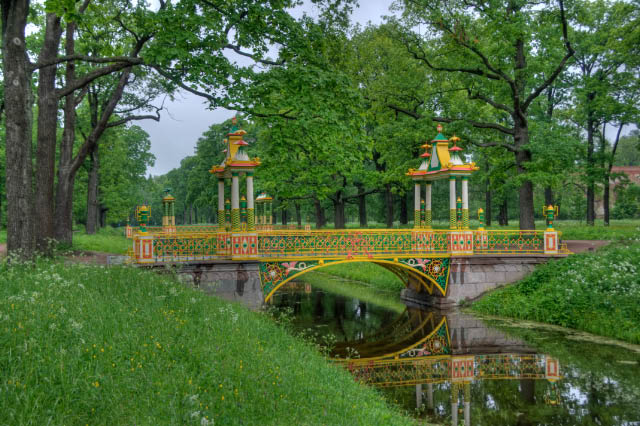 Aljeksandrowskij-park_Nowyj-sad_Malyj-Shjeljesnyj-kitajskij-most
