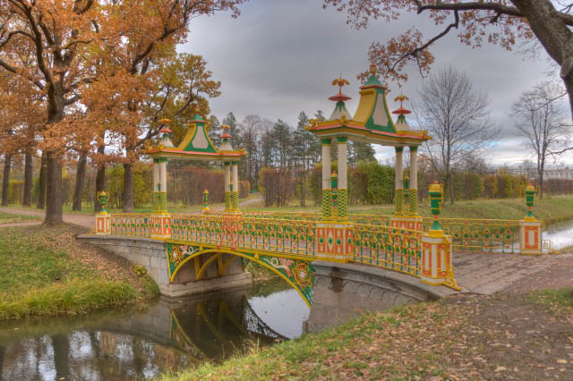 Aljeksandrowskij-park_Nowyj-sad_Malyj-Shjeljesnyj-kitajskij-most_3