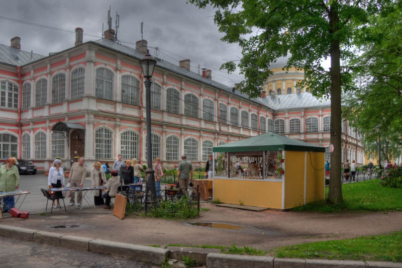 Sankt_Petersburg_Alexander-Newski-Kloster_Duhowskoj-korpus