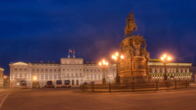 Sankt_Petersburg_Marienpalast_Blick_von_Isaakskplatz