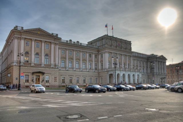 Sankt_Petersburg_Marienpalast_Gegenlicht