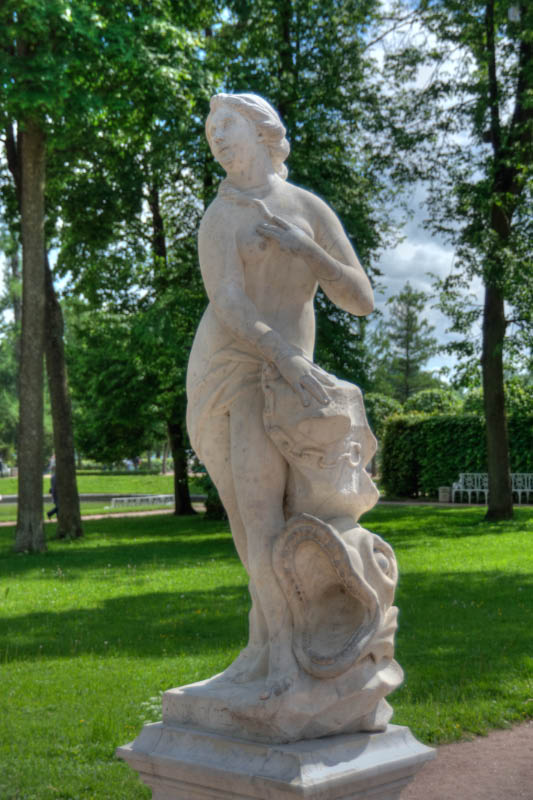 Jekatjerininskij-park_Rjeguljarnyj-park_Parkowaja-skulptura_a7_Andromeda