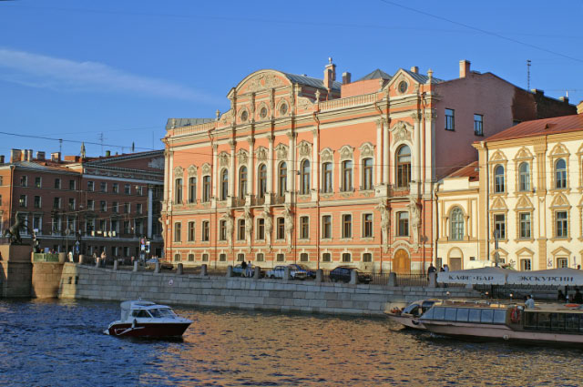 Sankt_Petersburg_Beloselsky-Belozersky_Palace_2005_b