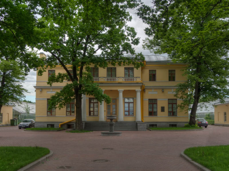 Sankt_Petersburg_Taurisches-Palais_Potyemkinskaya_a