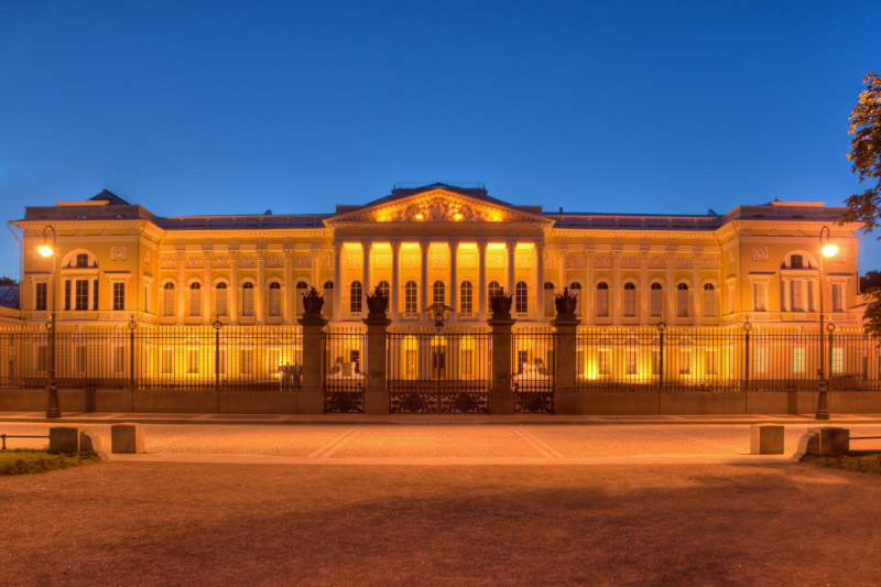 Sankt_Petersburg_Michajlovskij-Palais