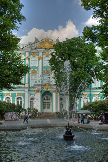 Sankt_Petersburg_Winterpalast_Springbrunnen