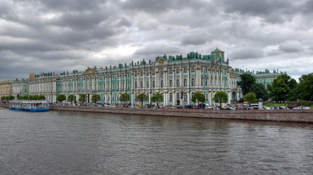 Sankt_Petersburg_x_Winterpalast_3_Newa_1