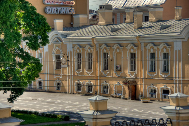 Sankt_Petersburg_Woronzow-Palast_Nebengebaeude_2