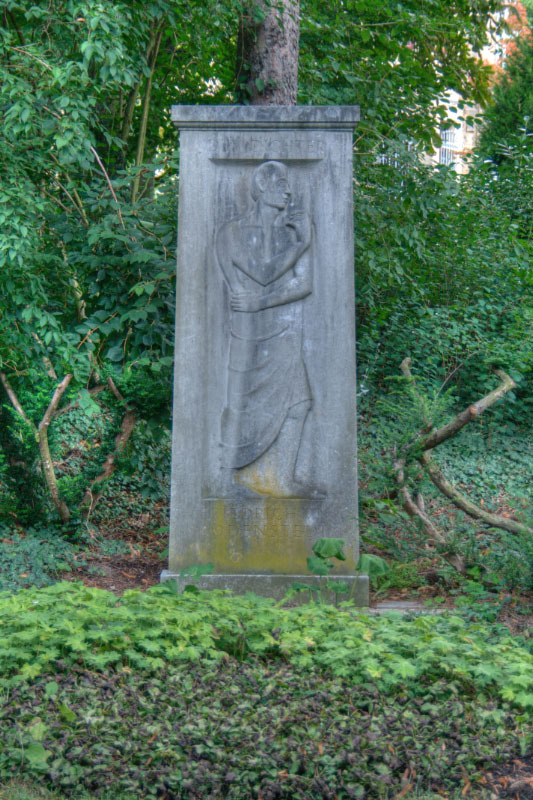 Wiesbaden_Nerotal_Park_Denkmal_Friedrich_von_Bodenstedt