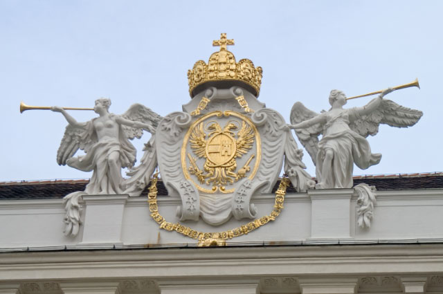 Wien-Hofburg-Innerer_Burghof-Reichskanzleitrakt-Wappen