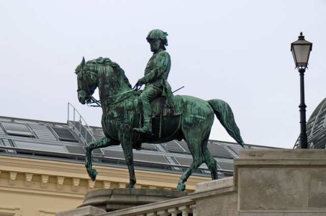 Wien-Palais_Erzherzog_Albrecht-Reiterdenkmal