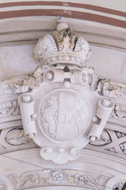 Wien-Staatsoper-Bogengang-Wappen