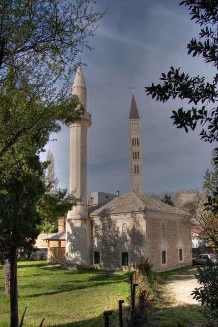 Mostar_Cathedral_Marija_Majka_Crkve_Moschee