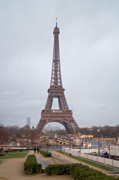 Paris_Eiffelturm_Komplett_a