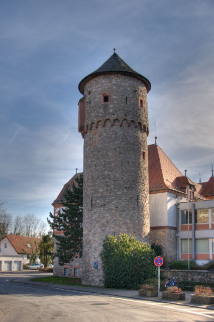 Dieburg_Albinistrasse_23_Albinisches_Schloss_Schlossturm_nah