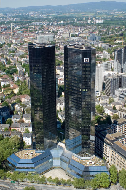 Frankfurt_Deutsche_Bank_Headquarters_from_Maintower