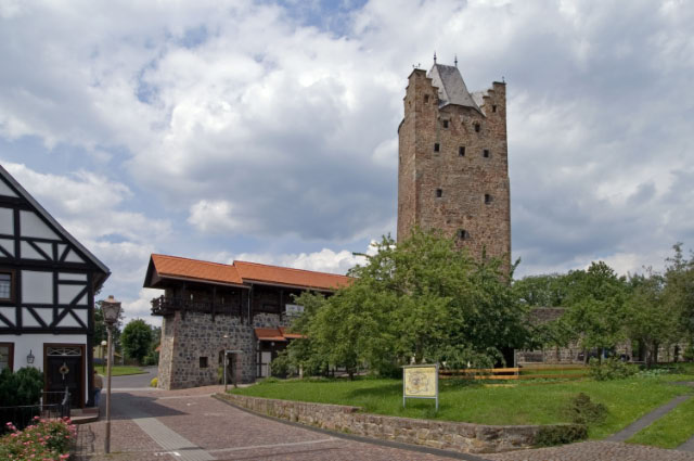 1_Stadtmauer_Grauer_Turm