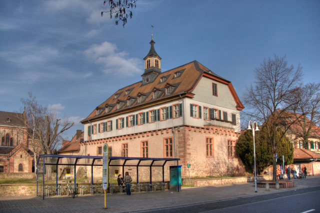 Gross-Umstadt_Georg-August-Zinn-Str_Pfaelzer_Schloss