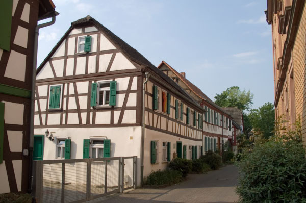 Bienenstrasse_5_Medienhaus_am_Schloss