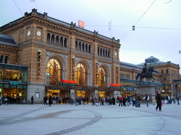 Bahnhofstrasse-Hauptbahnhof_Eingangsportal
