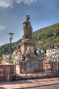 Heidelberg_Neckarbruecke-Alte_Karl-Theodor-Bruecke_Brueckenfigur_Minerva