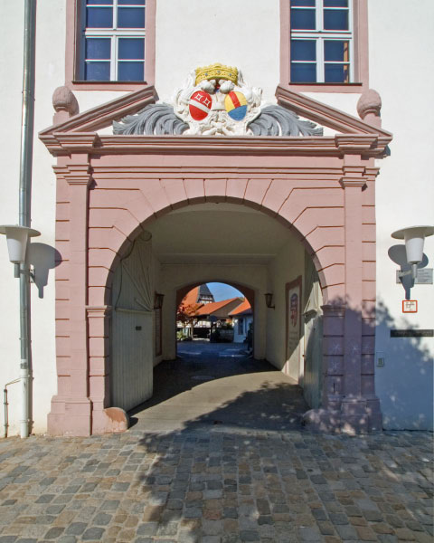 Schulgasse_Schloss-Schule_Portal