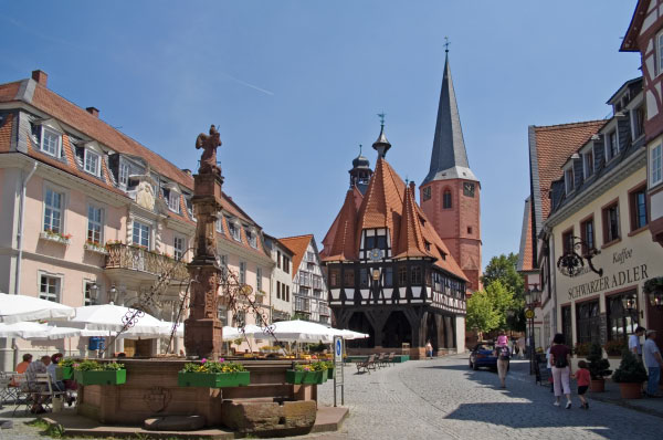 Marktplatz_Historisches_Rathaus-a