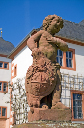 Seligenstadt_Benediktinerabtei_Einhard-Basilika_Konventgarten_Statue_c