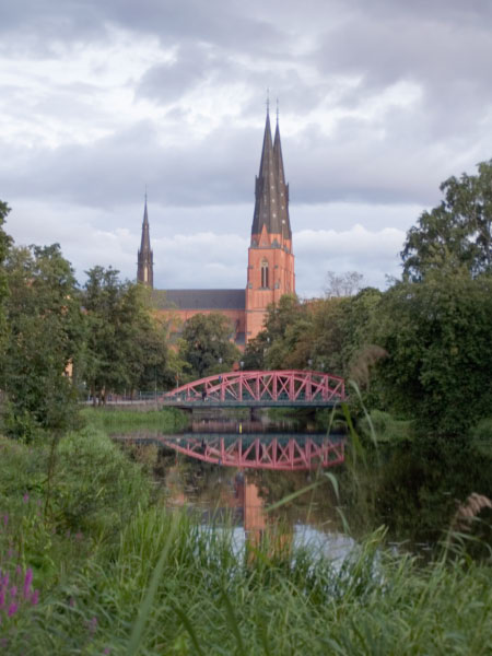 Uppsala_Dom_St_Erik_Blick_vom_Fluss_Fyrisan